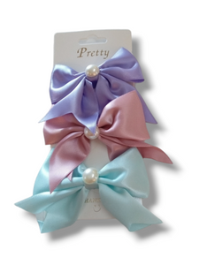 Pretty with pearl bow set