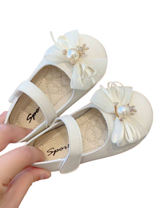 Girl formal shoes with pearl bow on top