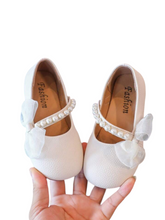 Girl formal shoes with pearl and bow on the side