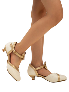 Girl formal shoeswitb gold bow