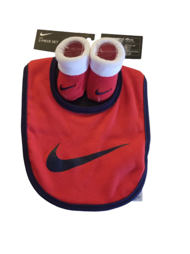 Nike baby bibs and booties set